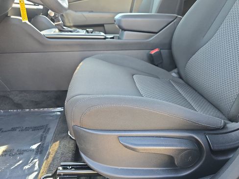 Used 2025 Kia Sportage LX image 28