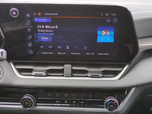 Used 2025 Chevrolet Equinox LT w/ Safety and Technology Package FWD image 17