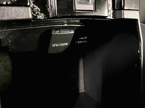 Used 2021 Toyota Corolla LE image 25