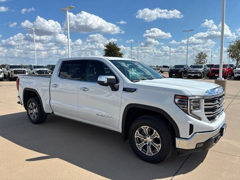 Used 2024 GMC Sierra 1500 SLT AWD/4WD image 4