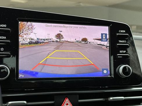 Used 2021 Hyundai Elantra SEL w/ Convenience Package image 19