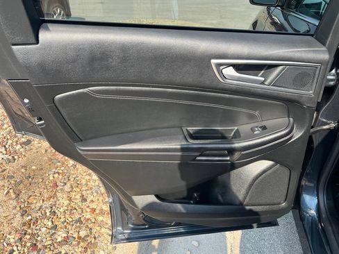 Used 2022 Ford Edge Titanium AWD/4WD image 20