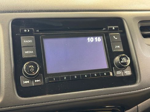 Used 2020 Honda HR-V LX image 36