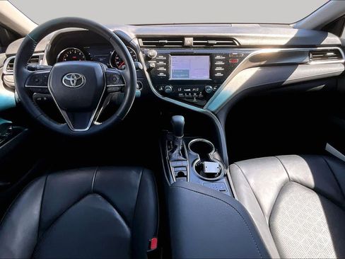 Used 2018 Toyota Camry XSE FWD image 15