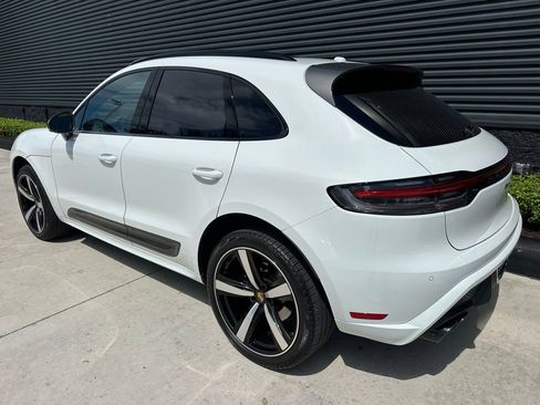 Certified 2023 Porsche Macan Turbo image 3