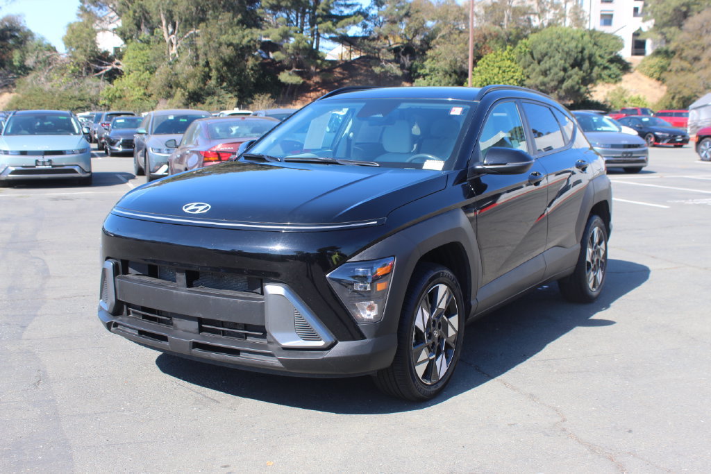 Used 2025 Hyundai Kona SEL AWD/4WD image 3