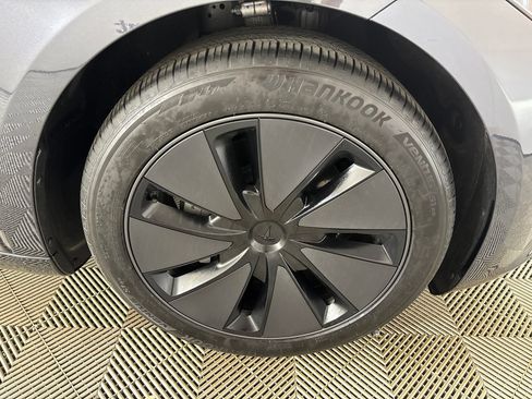 Used 2025 Tesla Model 3 Long Range RWD image 25