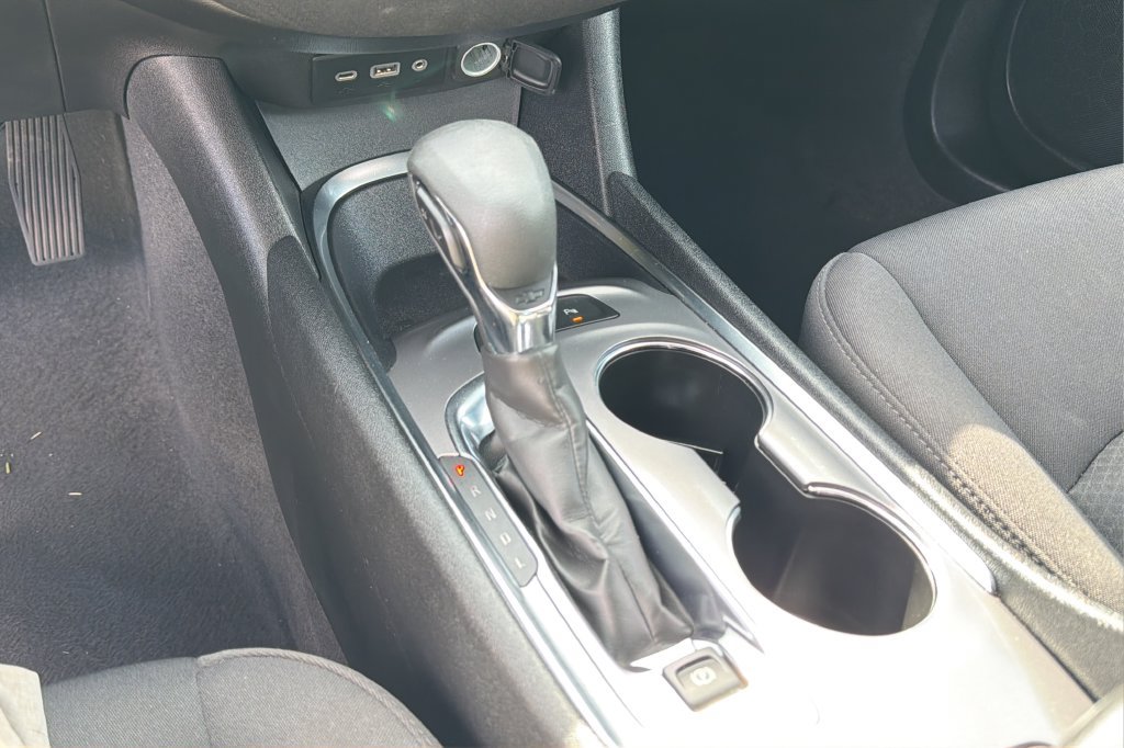 Used 2024 Chevrolet Malibu LT FWD image 28