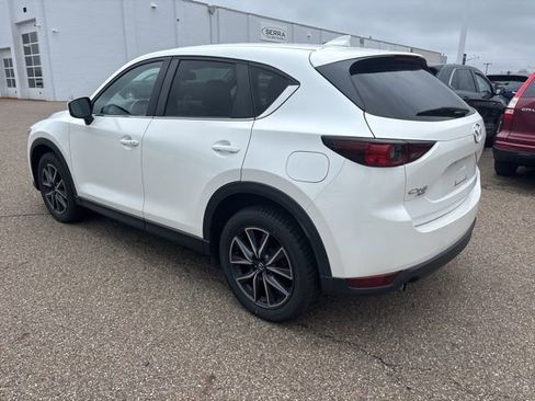 Used 2018 MAZDA CX-5 Touring w/ Preferred Equipment Package AWD/4WD image 4