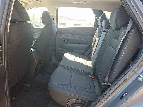 Used 2025 Hyundai Tucson SE AWD/4WD image 10