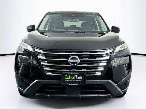 Used 2025 Nissan Rogue SV AWD/4WD image 2