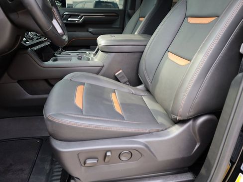 Used 2025 GMC Sierra 3500 AT4 w/ AT4 Premium Plus Package image 13