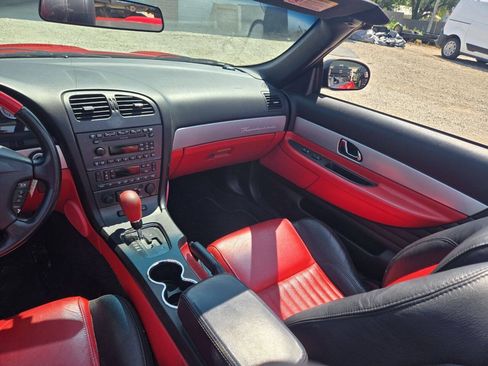 Used 2005 Ford Thunderbird RWD image 21