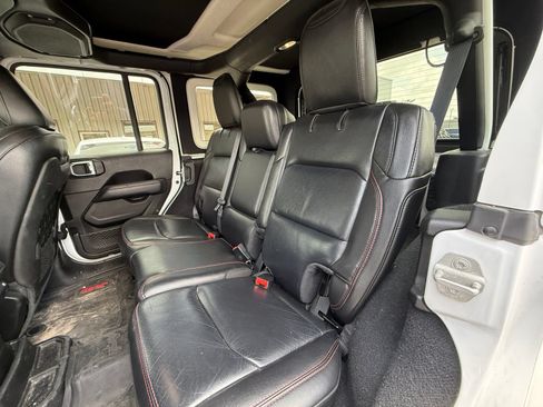 Used 2019 Jeep Wrangler Unlimited Rubicon AWD/4WD image 13