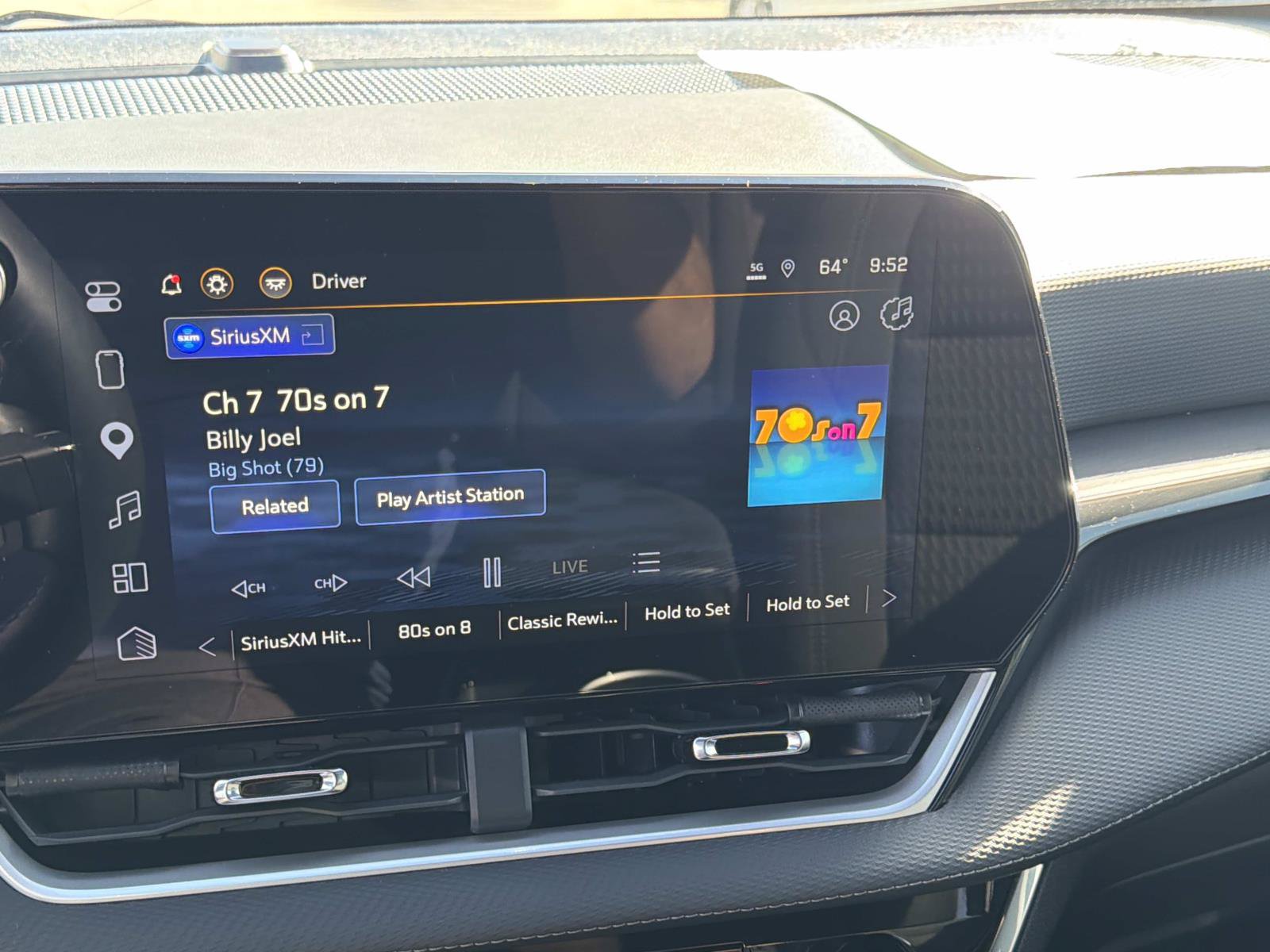 Used 2025 Chevrolet Equinox LT w/ Safety and Technology Package FWD image 23