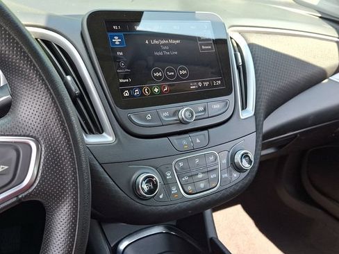 Certified 2025 Chevrolet Malibu LT FWD image 19
