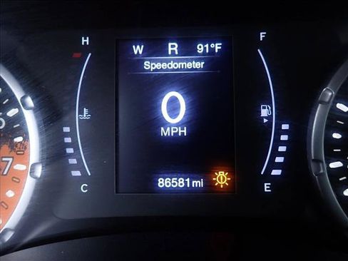 Used 2018 Jeep Renegade Latitude w/ Popular Equipment Group AWD/4WD image 22