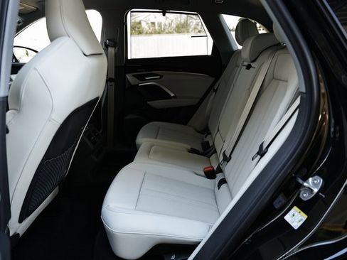 New 2025 Audi Q5 2.0T Premium Plus image 25