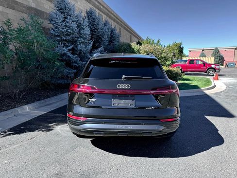 Used 2024 Audi Q8 e-tron Premium AWD/4WD image 9