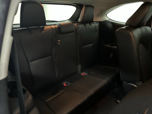 Used 2022 Toyota Highlander XLE AWD/4WD image 27