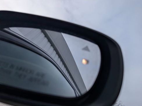 Used 2022 Chrysler 300 Touring L image 18