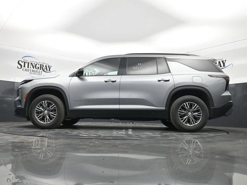 Used 2025 Chevrolet Traverse LT AWD/4WD image 29