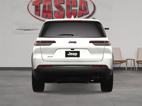 New 2025 Jeep Grand Cherokee L Altitude image 8