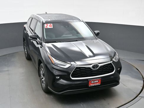 Used 2024 Toyota Highlander XLE AWD/4WD image 35
