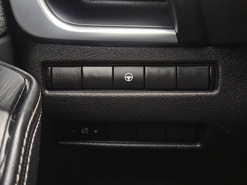 Used 2022 Nissan Rogue SV image 25