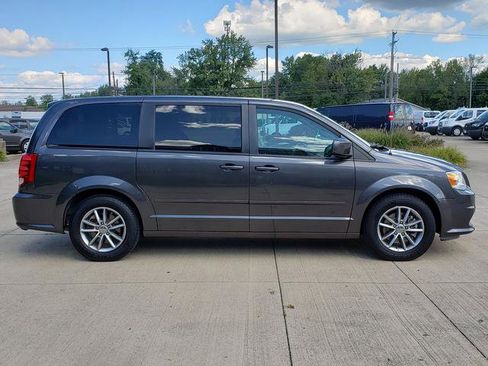 Used 2016 Dodge Grand Caravan SE image 7