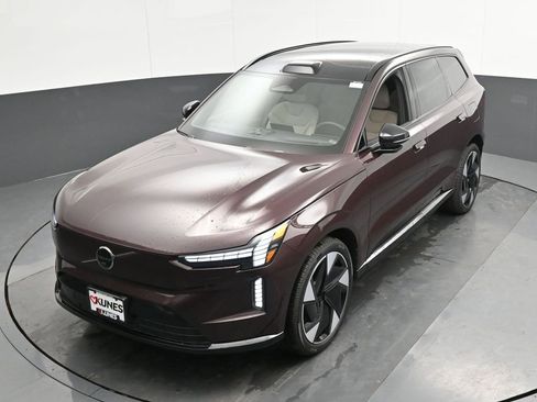 New 2025 Volvo EX90 Ultra AWD/4WD image 35