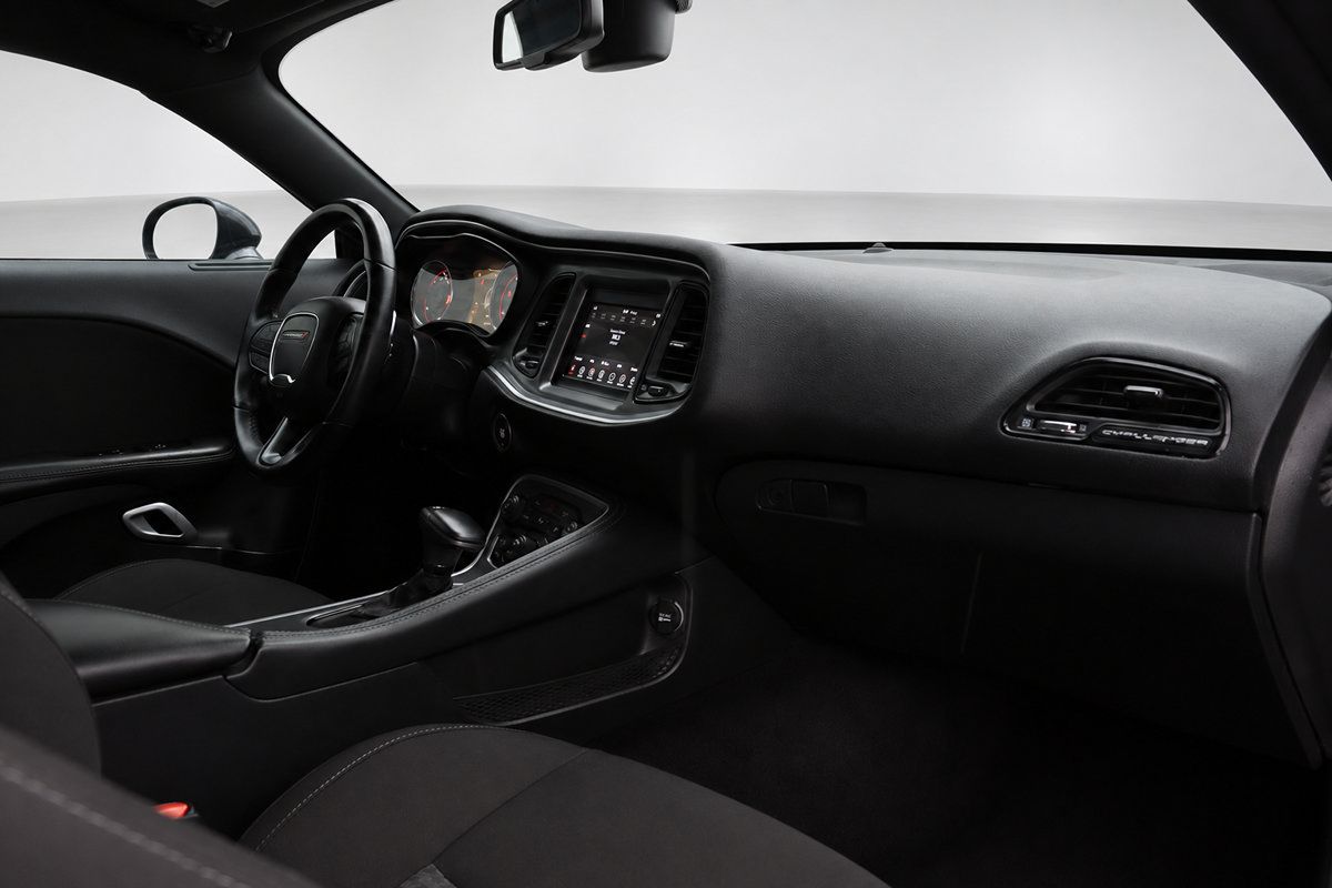Used 2022 Dodge Challenger R/T RWD image 15
