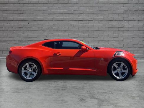 Used 2019 Chevrolet Camaro LT w/ Technology Package RWD image 8