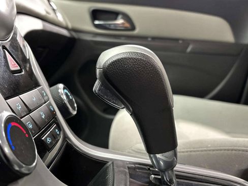 Used 2015 Chevrolet Cruze LT image 26