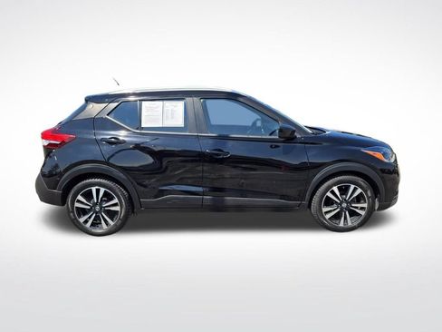Used 2020 Nissan Kicks SV FWD image 2
