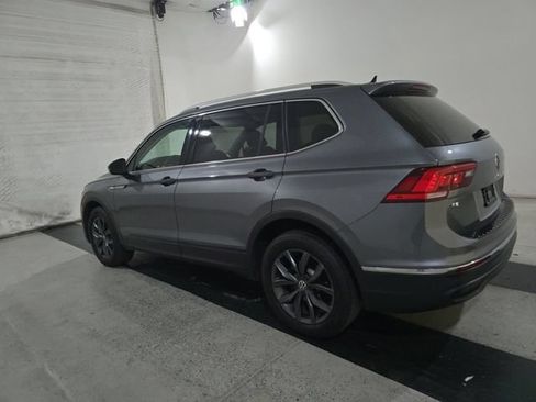 Used 2022 Volkswagen Tiguan SE w/ Panoramic Sunroof Package AWD/4WD image 4