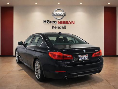 Used 2018 BMW 530i RWD image 2