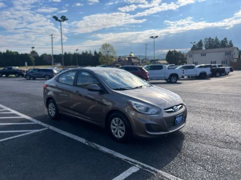 Used 2013 Hyundai Accent GLS FWD image 8