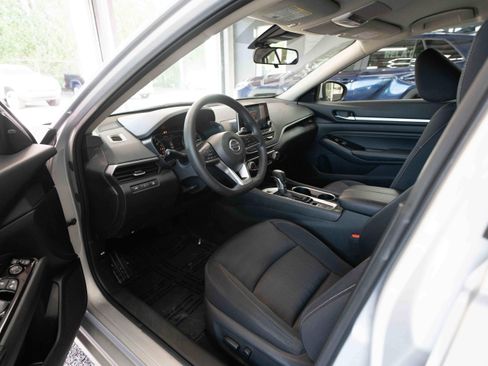Used 2021 Nissan Altima 2.5 SV AWD/4WD image 8