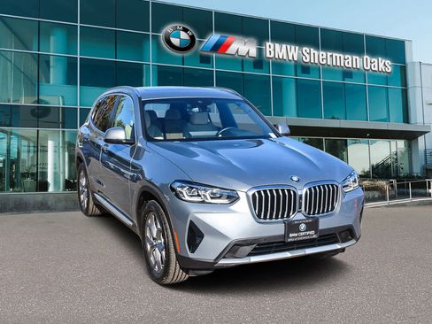 Used 2024 BMW X3 sDrive30i w/ Premium Package image 3