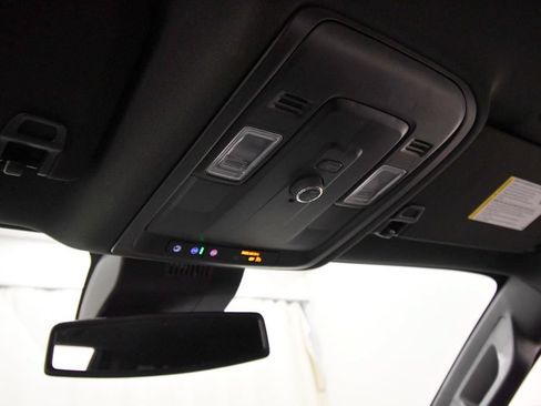 Used 2025 Chevrolet Suburban RST AWD/4WD image 28