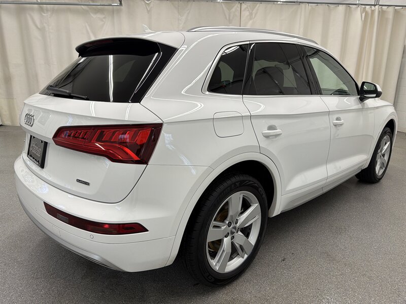 Used 2019 Audi Q5 2.0T Premium Plus w/ Premium Plus Package AWD/4WD image 5