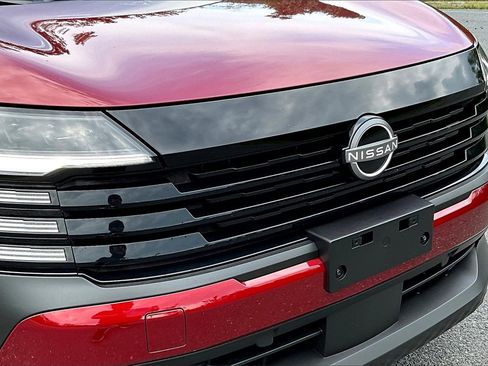 New 2025 Nissan Kicks SV w/ SV Premium Package image 32