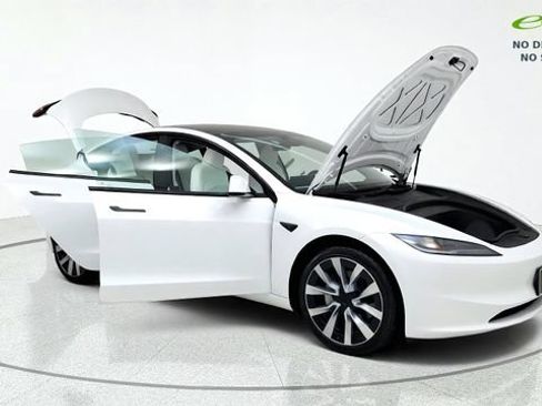 Used 2024 Tesla Model 3 Long Range RWD image 11