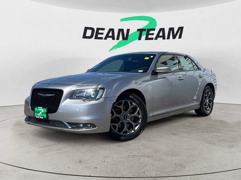 Used 2017 Chrysler 300 S w/ 300S Premium Group image 4