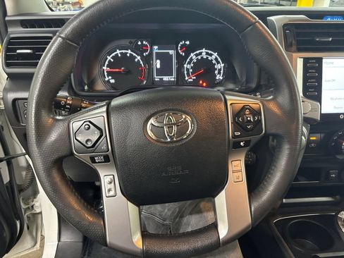 Used 2022 Toyota 4Runner SR5 Premium w/ Moonroof Package AWD/4WD image 21