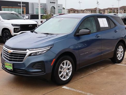 Used 2024 Chevrolet Equinox LS w/ LPO, Cargo Package FWD image 3