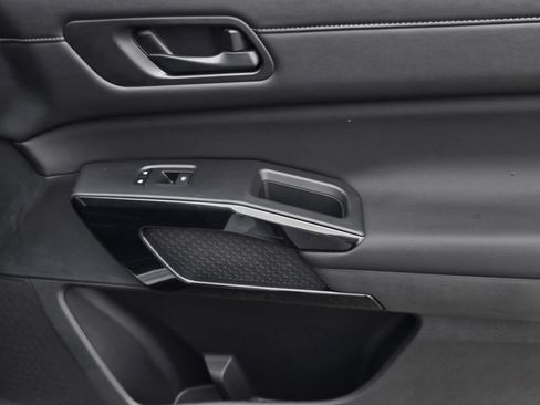 New 2026 Nissan Pathfinder SV FWD image 8