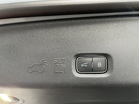 Used 2025 Ford Expedition Platinum image 10