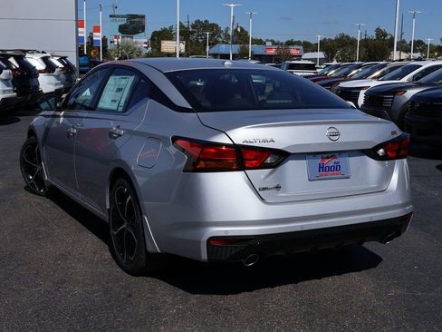 New 2025 Nissan Altima 2.5 SR image 2